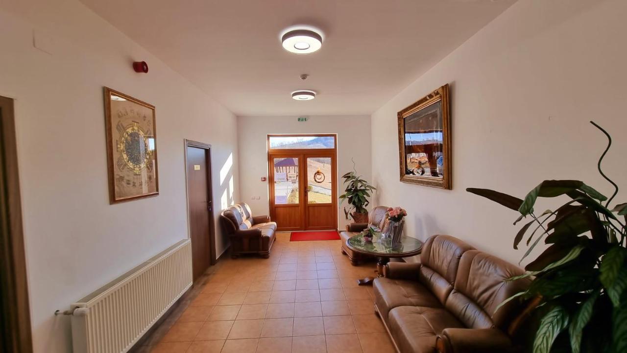 Motel Prislop Hateg Exterior photo