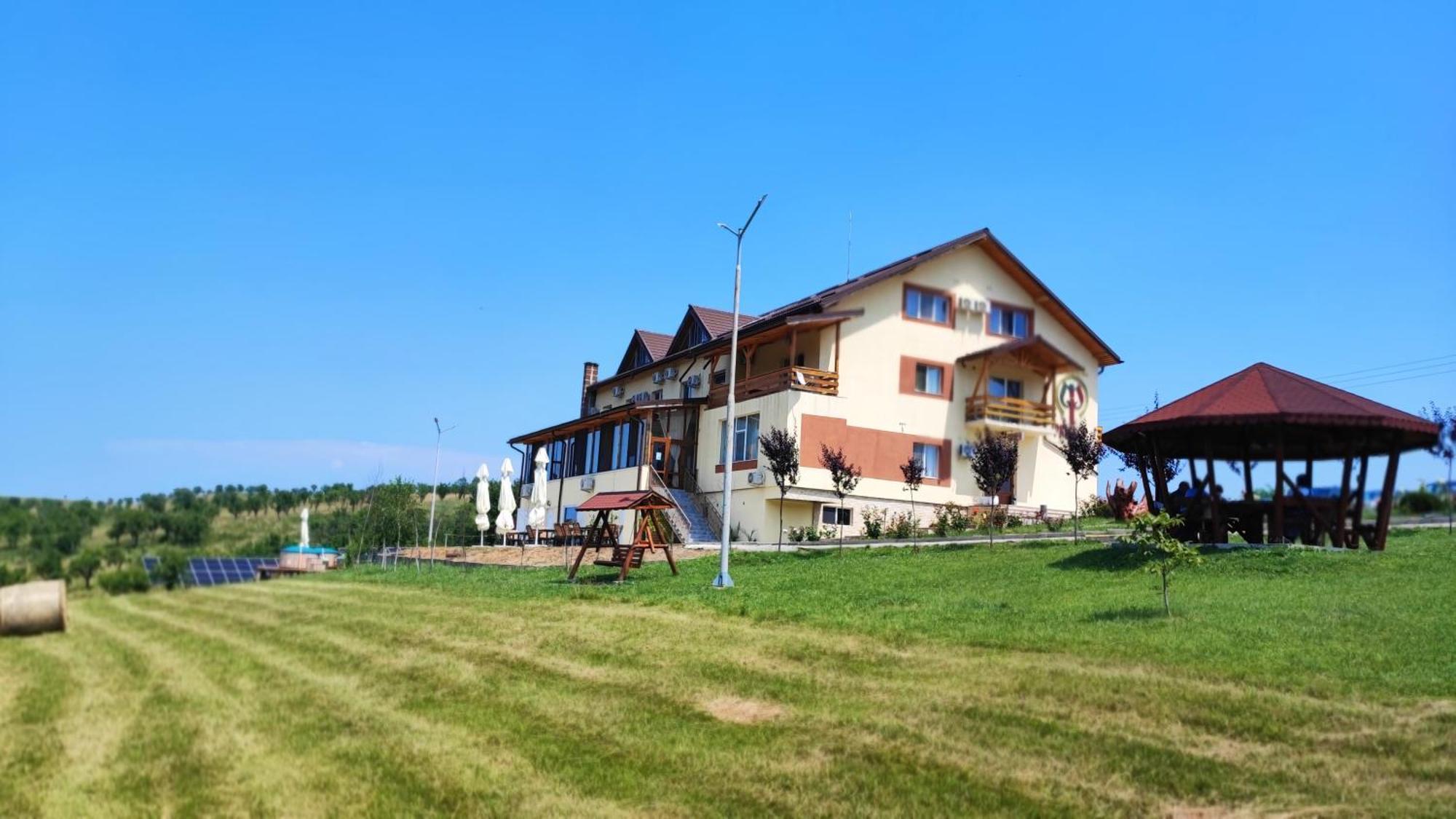 Motel Prislop Hateg Exterior photo